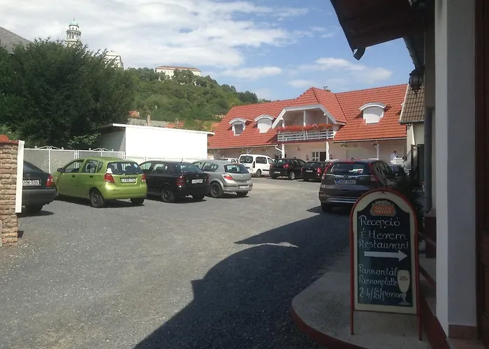 Гостевой дом Pannon Panzio Restaurant 4*